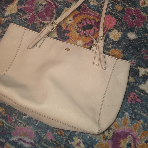 Tory Burch Handbags - Tory Burch Light Pink Tote